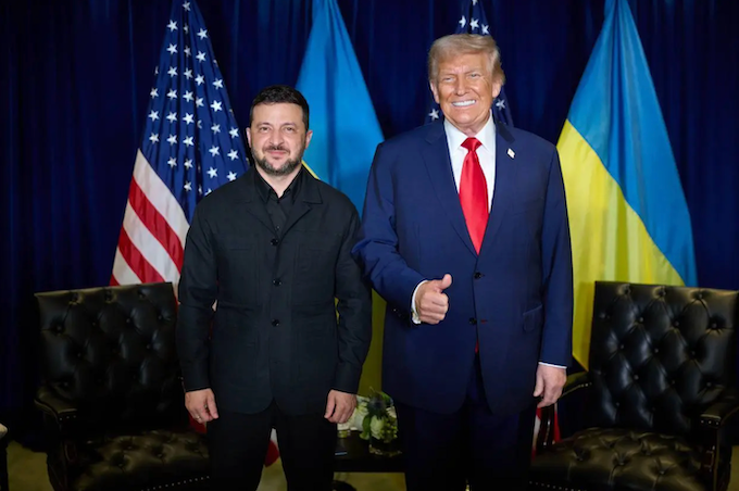 Tổng thống Mỹ Donald Trump và Tổng thống Ukraine Volodymyr Zelensky chụp ảnh trước cuộc gặp tại New York vào ngày 23/9/2025, bên lề kỳ họp Đại hội đồng Liên hợp quốc khoá 80. Ảnh: Văn phòng Tổng thống Ukraine Tổng thống Mỹ Donald Trump và Tổng thống Ukraine Volodymyr Zelensky chụp ảnh trước cuộc gặp tại New York vào ngày 23/9/2025, bên lề kỳ họp Đại hội đồng Liên hợp quốc khoá 80. Ảnh: Văn phòng Tổng thống Ukraine