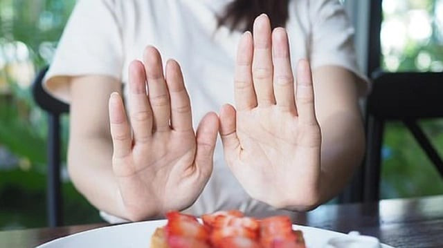 Nhiều người lựa chọn đồ ăn công nghiệp chế biến sẵn làm đồ ăn sáng (Ảnh minh họa). 9ae4dc4d-1e19-428e-8f02-ef47bb5755e7.jpg