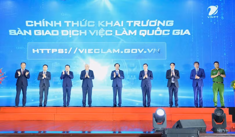 Lễ khai trương Sàn giao dịch việc làm quốc gia.