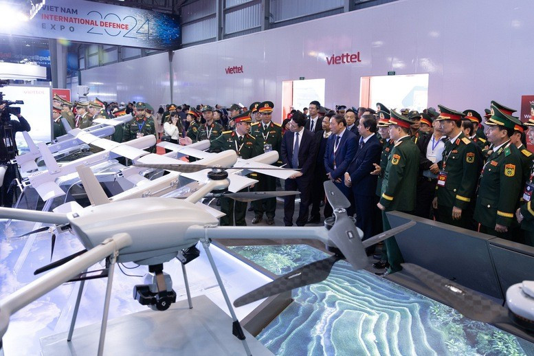 Triển lãm Quốc phòng quốc tế Việt Nam 2024 có ý nghĩa đặc biệt, là sự kiện quốc tế nổi bật với thông điệp "Hòa bình - Hợp tác – Cùng phát triển", góp phần thúc đẩy đối ngoại và hợp tác quốc phòng trên tất cả các lĩnh vực; vì hoà bình, ổn định, hợp tác và phát triển ở khu vực và trên thế giới - Ảnh: VGP/Nhật Bắc Triển lãm Quốc phòng quốc tế Việt Nam 2024 có ý nghĩa đặc biệt, là sự kiện quốc tế nổi bật với thông điệp "Hòa bình - Hợp tác – Cùng phát triển", góp phần thúc đẩy đối ngoại và hợp tác quốc phòng trên tất cả các lĩnh vực; vì hoà bình, ổn định, hợp tác và phát triển ở khu vực và trên thế giới - Ảnh: VGP/Nhật Bắc