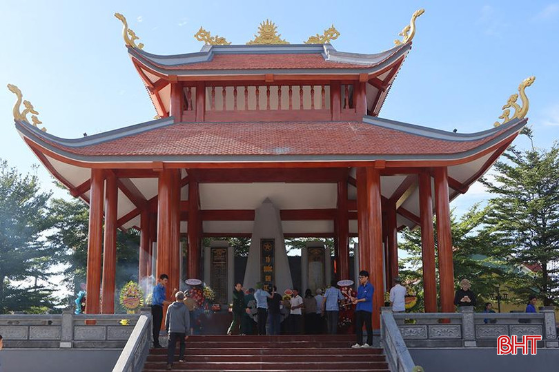 Công trình Nhà bia tưởng niệm đồng chí Nguyễn Đình Liễn, các mẹ Việt Nam anh hùng và anh hùng liệt sĩ thị trấn Cẩm Xuyên. z5672595781045_32bccd926bc170d2c5b18f9fb2bded1d (1).jpg