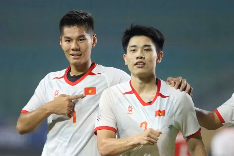 Đình Bắc tỏa sáng trong màu áo U23 Việt Nam, nhưng nhạt nhòa ở V.League.