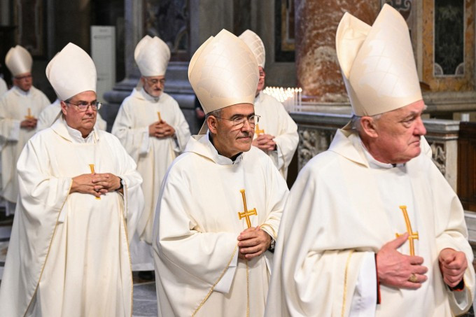 Các hồng y tại Vatican ngày 3/5. Ảnh: AFP Các hồng y tại Vatican ngày 3/5. Ảnh: AFP