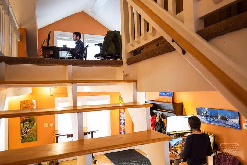 Văn phòng của Front Porch Forum ở Burlington, Vermont. Ảnh: The Verge.