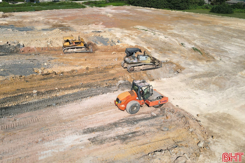 Dự án Khu công nghiệp VSIP Hà Tĩnh đang được tập trung thi công. Ảnh: Văn Đức. lknhh.jpg