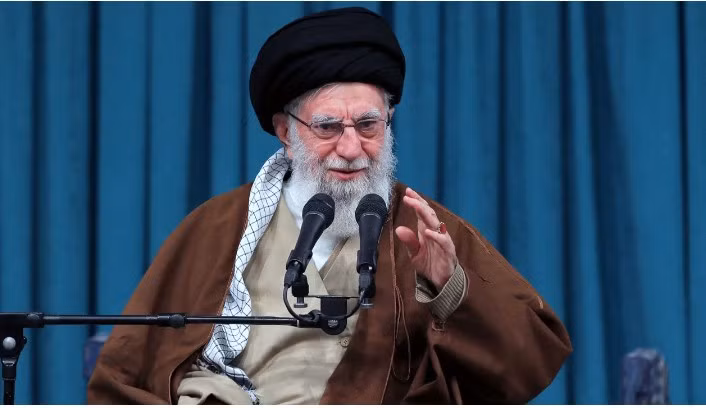 Nhà lãnh đạo tối cao Iran Ali Khamenei phát biểu trong một cuộc họp ở Tehran. (Ảnh: Reuters)