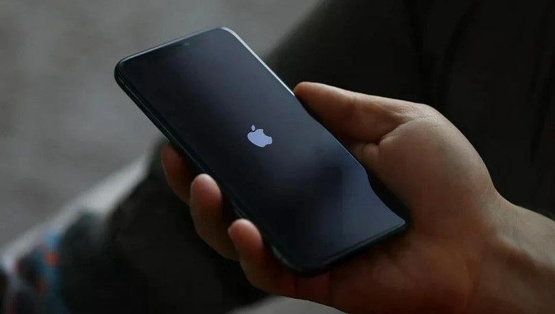 Apple gửi cảnh báo đến người dùng ở 92 quốc gia. Ảnh: Adobe Stock.