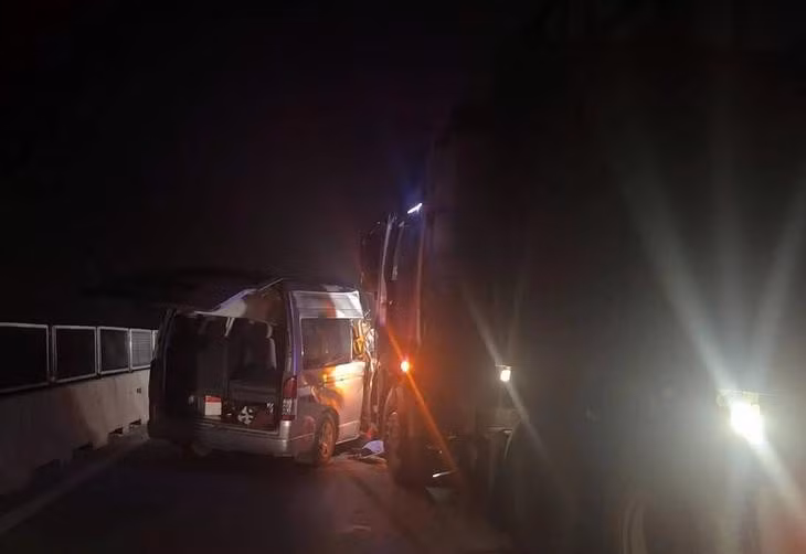 Hiện trường vụ tai nạn giữa 3 xe trên cao tốc - Ảnh: D.A.