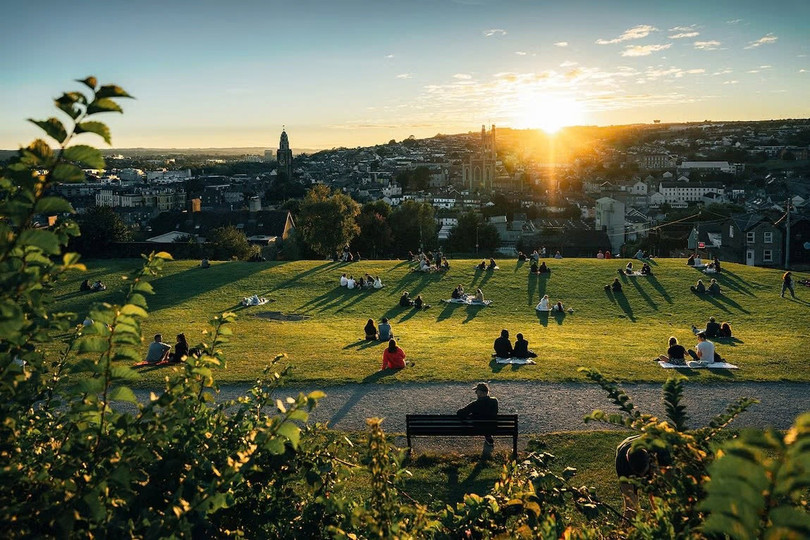 Đắm mình vào lễ hội âm nhạc ở thành phố Cork (Ireland). Ảnh: Cian Wong.