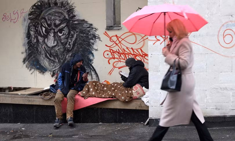 Người vô gia cư ở Kiev, Ukraine (Ảnh: AFP).