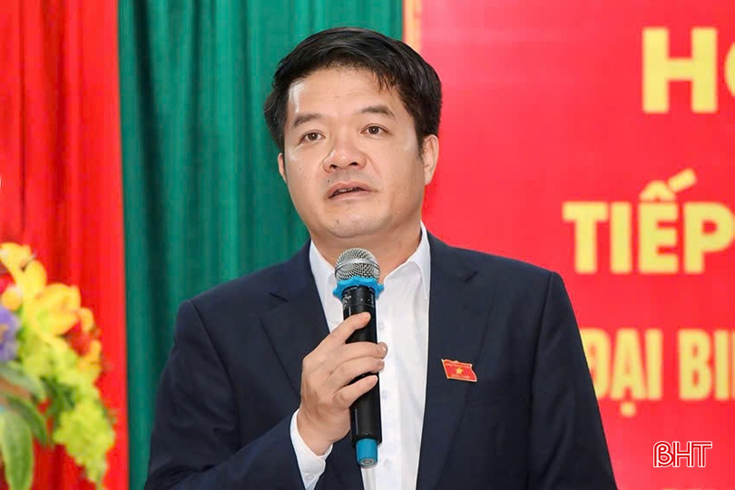 Chủ tịch Ủy ban MTTQ tỉnh Trần Nhật Tân tiếp thu, giải trình các vấn đề cử tri quan tâm. bqbht_br_z6008998229700-6ee75ad3284bdf47e74ccdb7770004d1.jpg