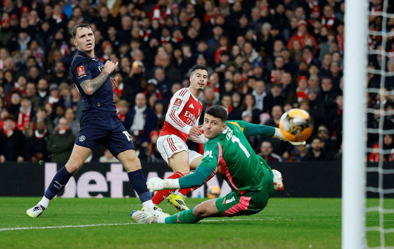 Martinelli tiếp tục cho thấy duyên ghi bàn ở các đấu trường cúp.