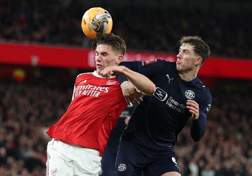 Arsenal dễ dàng giành quyền vào vòng 5 FA Cup.