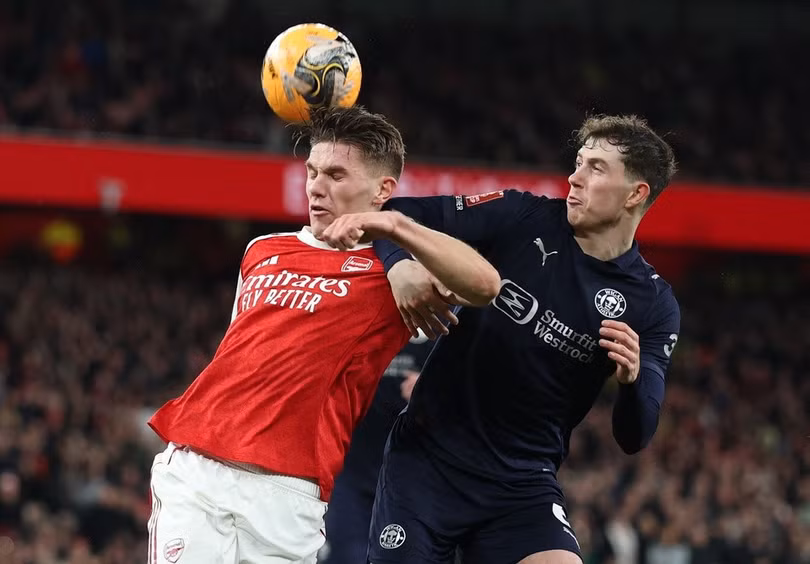 Arsenal dễ dàng giành quyền vào vòng 5 FA Cup.