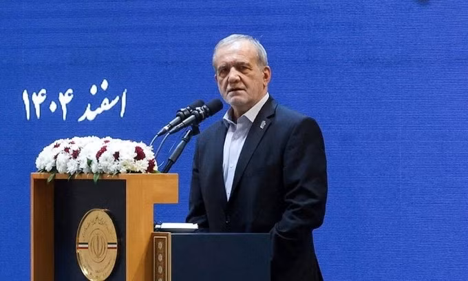 Tổng thống Iran Masoud Pezeshkian phát biểu tại Tehran ngày 21/2. Ảnh: Văn phòng Tổng thống Iran