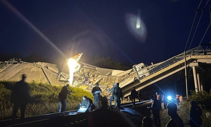Hiện trường vụ sập cầu đêm 31/5 tại vùng Bryansk, Nga. Ảnh: TACC