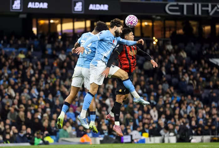 Eli Kroupi là mối đe dọa thường xuyên với khung thành Donnarumma