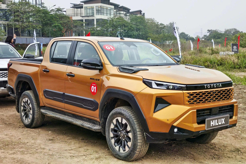 Toyota Hilux vừa ra mắt đã có ưu đãi. Ảnh: Phong Vân.