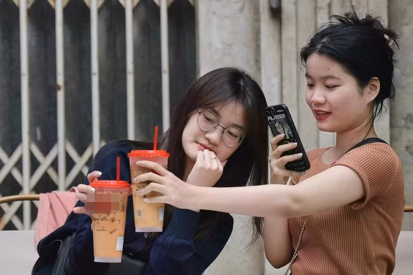 Người Việt có thói quen dùng đường trong các món ăn, thức uống trong khi trà sữa cũng là món yêu thích của đa số bạn trẻ. Ảnh minh họa: Thụy Trang.