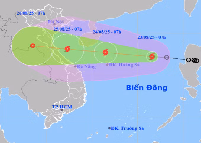 Áp thấp nhiệt đới mạnh lên thành bão Kajiki. Ảnh: NCHMF