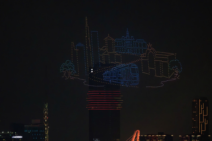 Đây là lần quy tụ số lượng drone lớn nhất trên cả nước. Ban tổ chức sự kiện cũng đã lập hồ sơ đề xuất xác lập kỷ lục Guinness thế giới về số lượng drone biểu diễn nhiều nhất trong cùng thời điểm. Ảnh: Anh Tú.