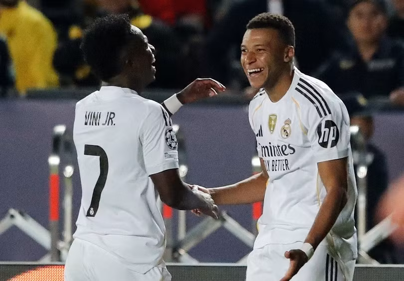 Real Madrid thắng tưng bừng trên sân khách.