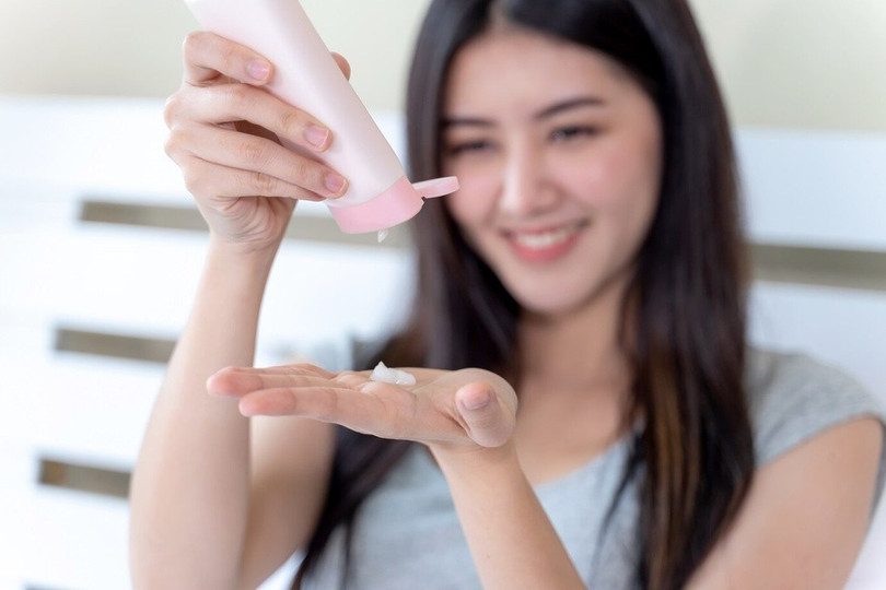 Kem chống nắng là biện pháp bảo vệ da hàng đầu. Kem chống nắng là biện pháp bảo vệ da hàng đầu.