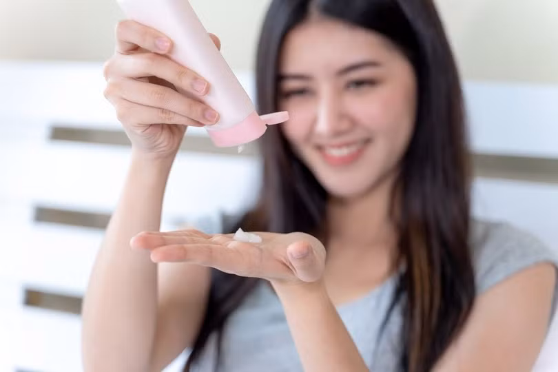 Kem chống nắng là biện pháp bảo vệ da hàng đầu.