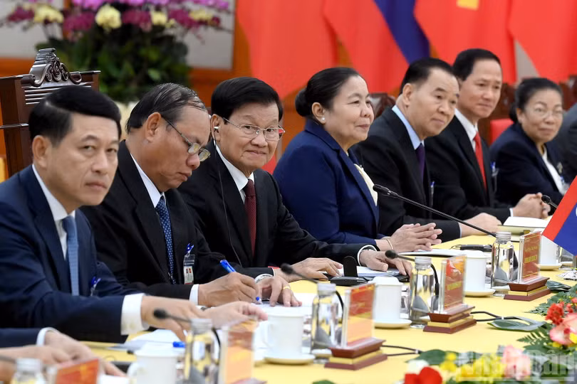 Tổng Bí thư, Chủ tịch nước Lào Thongloun Sisoulith phát biểu tại hội đàm.