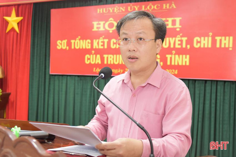 Trưởng ban Tổ chức Huyện ủy Lộc Hà Bùi Quang Hiếu báo cáo tình hình thực hiện Nghị quyết 09. DSC_9079 (1).JPG