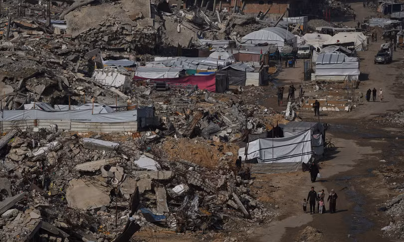 Quang cảnh đổ nát tại khu vực Sheikh Radwanở Gaza City hôm 28/11. Ảnh: AP