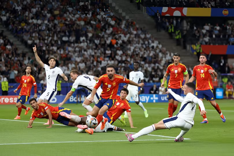 Cơ hội duy nhất của tuyển Anh trong hiệp một.