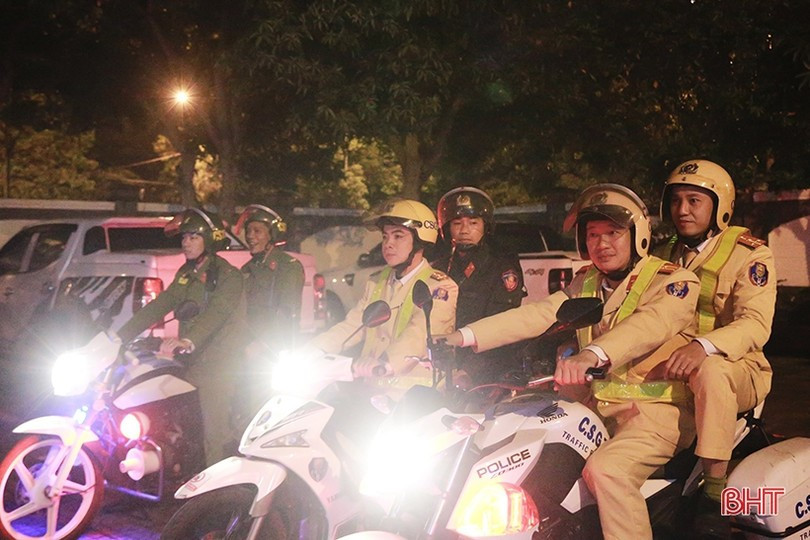 Những chiến sỹ công an tuần tra đêm. oiyg.jpg