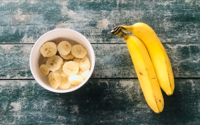 Chuối giàu chất xơ, vitamin và khoáng chất, gần như không chứa chất béo, giúp làm đầy dạ dày nhanh chóng với lượng calo thấp. Ảnh: Dậu Đỗ Chuối giàu chất xơ, vitamin và khoáng chất, gần như không chứa chất béo, giúp làm đầy dạ dày nhanh chóng với lượng calo thấp. Ảnh: Dậu Đỗ