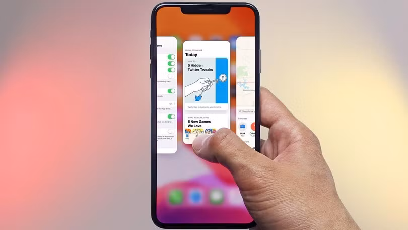 Việc liên tục đóng mở lại các ứng dụng khiến iPhone phải làm việc nhiều hơn, từ đó tiêu tốn thêm pin. Ảnh: Quartz.