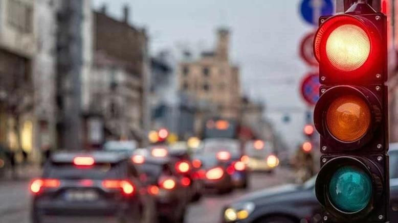 Quy định mới về đèn xanh, đèn vàng từ 2025 Quy định mới về đèn xanh, đèn vàng từ 2025