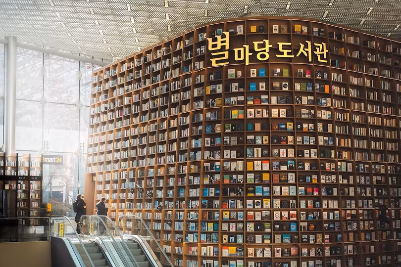 Bên trong thư viện Starfield (Seoul). Ảnh: Seoul Searching.