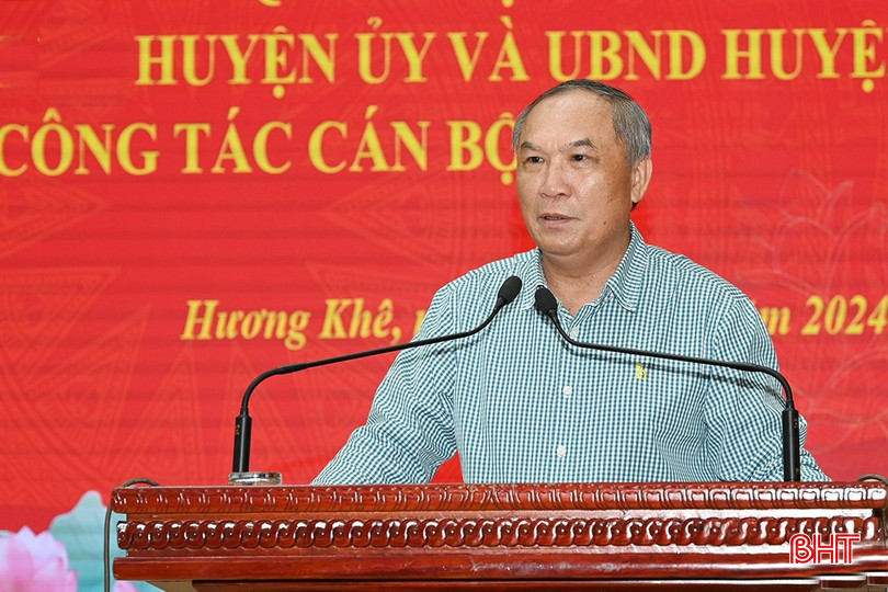 Trưởng ban Tổ chức Tỉnh ủy Võ Hồng Hải phát biểu chỉ đạo tại hội nghị. lhit.jpg