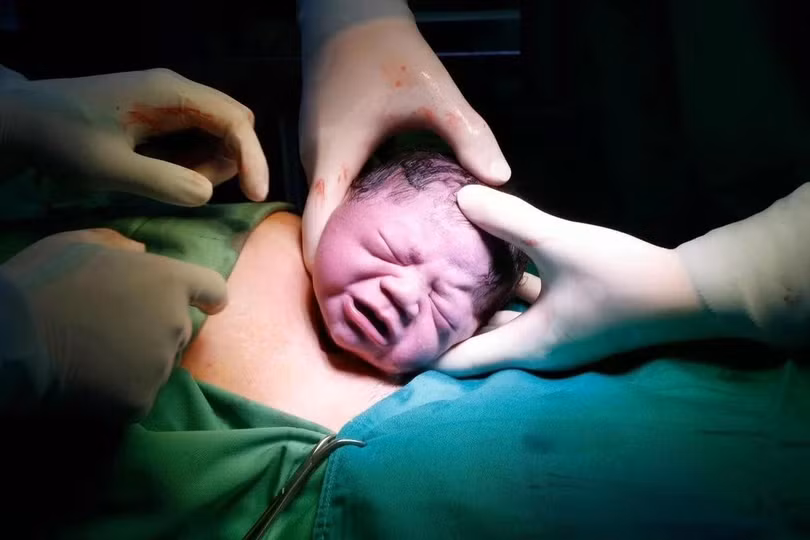 Pháp luật Việt Nam nghiêm cấm mọi hành vi lựa chọn giới tính thai nhi và có quy định xử phạt nghiêm minh đối với vi phạm. Ảnh: Bệnh viện Phụ sản Hà Nội.