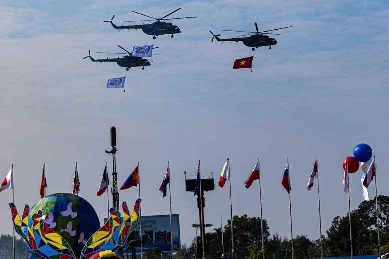 Triển lãm Quốc phòng quốc tế Việt Nam 2024 diễn ra từ ngày 19 đến 22/12/2024, đúng vào dịp kỷ niệm 80 năm Ngày thành lập Quân đội nhân dân Việt Nam và 35 năm Ngày hội Quốc phòng toàn dân - Ảnh: VGP/Nhật Bắc Triển lãm Quốc phòng quốc tế Việt Nam 2024 diễn ra từ ngày 19 đến 22/12/2024, đúng vào dịp kỷ niệm 80 năm Ngày thành lập Quân đội nhân dân Việt Nam và 35 năm Ngày hội Quốc phòng toàn dân - Ảnh: VGP/Nhật Bắc