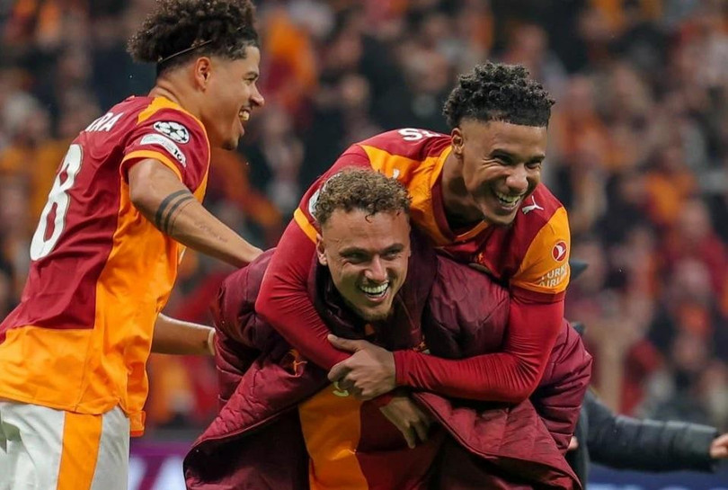 Galatasaray thắng tưng bừng trên sân nhà.