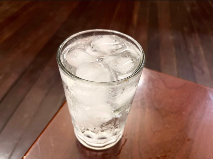 Uống đủ nước là một trong những thói quen đơn giản nhưng mang lại lợi ích to lớn cho sức khỏe. Ảnh: Ly Nguyễn Uống đủ nước là một trong những thói quen đơn giản nhưng mang lại lợi ích to lớn cho sức khỏe. Ảnh: Ly Nguyễn