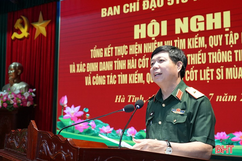 Thiếu tướng Lê Văn Trung - Phó Chính ủy, Trưởng ban Chỉ đạo 515 Quân khu IV phát biểu tại hội nghị. bqbht_br_dsc02024-1.jpg