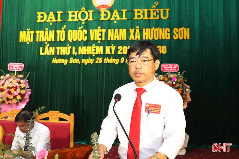 Chủ tịch Ủy ban MTTQ xã Hương Sơn Lê Văn Hoàng khai mạc đại hội. bqbht_br_img-9946.jpg