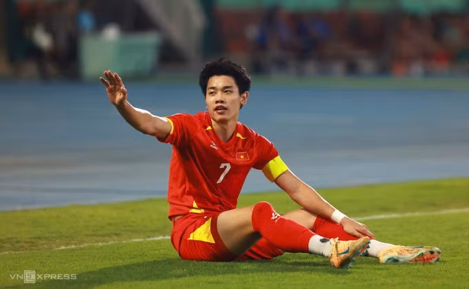 Nguyễn Đình Bắc thi đấu trong trận Việt Nam hòa Hàn Quốc 2-2 rồi thắng luân lưu 7-6 ở trận tranh giải ba U23 châu Á 2026, trên sân King Abdullah ở Jeddah, Arab Saudi ngày 23/1/2026. Ảnh: Ted Trần