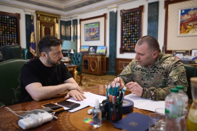 Tổng thống Volodymyr Zelensky và giám đốc SBU Vasyl Malyuk tại Kiev hồi tháng 6. Ảnh: Văn phòng báo chí Tổng thống Ukraine Tổng thống Volodymyr Zelensky và giám đốc SBU Vasyl Malyuk tại Kiev hồi tháng 6. Ảnh: Văn phòng báo chí Tổng thống Ukraine