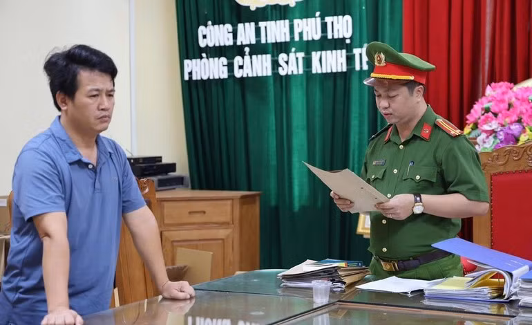 Giám đốc Công ty Tomoken Việt Nam Phan Thế Hoài tại Cơ quan điều tra Công an tỉnh Phú Thọ.