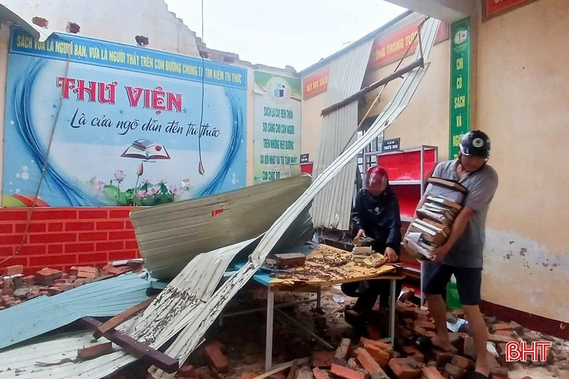 Trường THCS Sơn Lộc (Hà Tĩnh) bị thiệt hại nặng nề sau bão số 5. kjhja.jpg