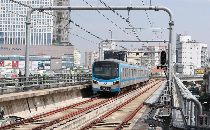 Tàu chạy trên tuyến metro Bến Thành - Suối Tiên. Ảnh: Quốc Khánh/TTXVN