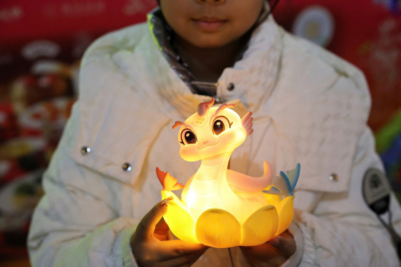 Không khí rộn ràng chào đón Tết Nguyên đán tràn ngập nhiều nơi ở Trung Quốc. Ảnh: Reuters.